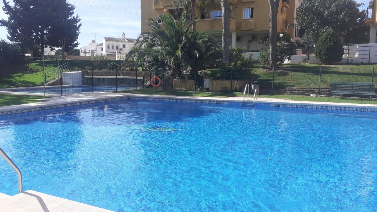 Apartamento- Atico En Mijas Costa , Con Piscina. Sitio de Calahonda Kültér fotó